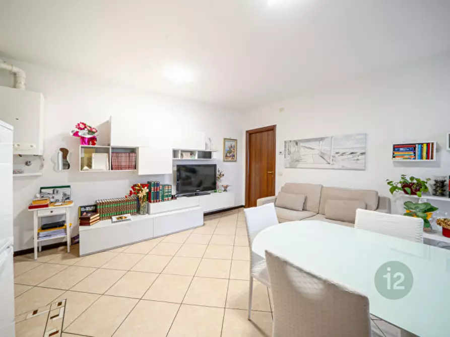 Immagine 3 di Appartamento in vendita  in Via Carlo Marx 144 a Carpi