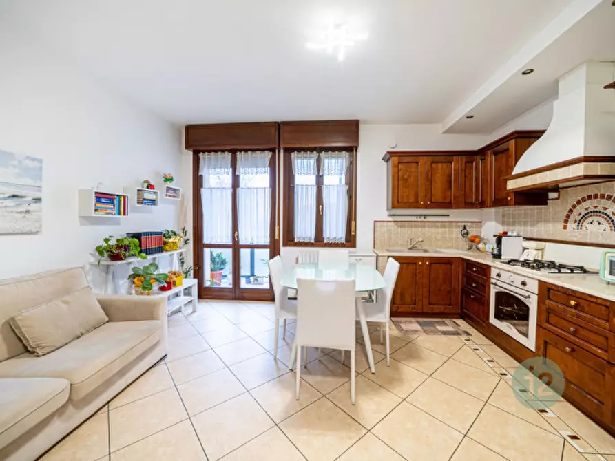 Immagine 5 di Appartamento in vendita  in Via Carlo Marx 144 a Carpi