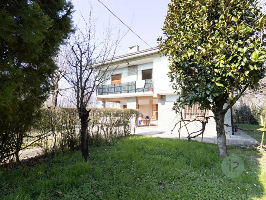 Immagine 5 di Casa bifamiliare in vendita  in Via Due Ponti 81 a Carpi
