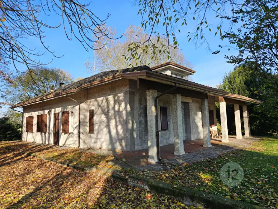 Immagine 12 di Villa in vendita  in Via Chiesa di Cortile 10 a Carpi