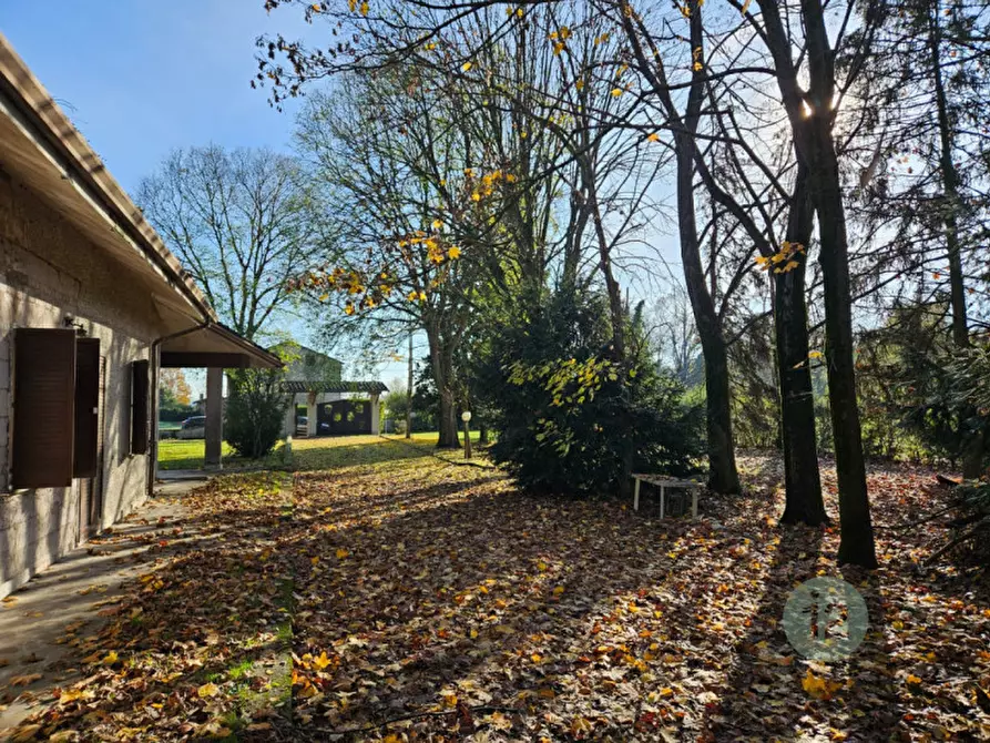 Immagine 28 di Villa in vendita  in Via Chiesa di Cortile 10 a Carpi