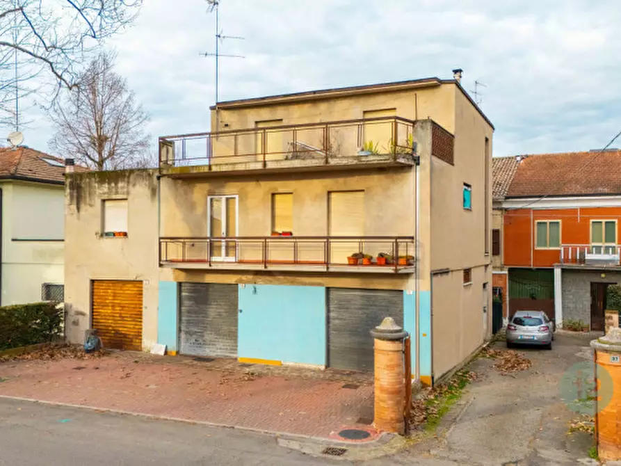 Immagine 1 di Casa indipendente in vendita  in Via Aldo Moro Esterna 35 a Carpi