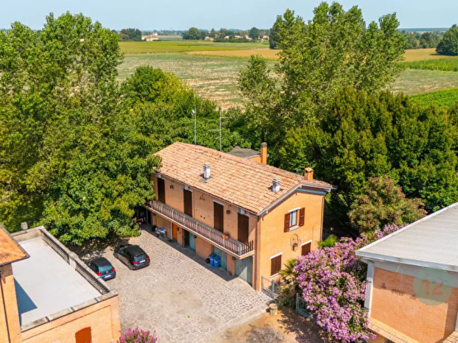 Immagine 1 di Casa bifamiliare in vendita  in Stradello Forghieri 1 a Carpi