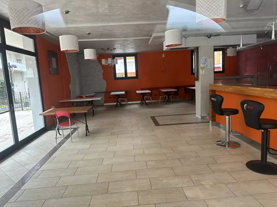 Immagine 4 di Negozio in vendita  in Via Padova a Selvazzano Dentro