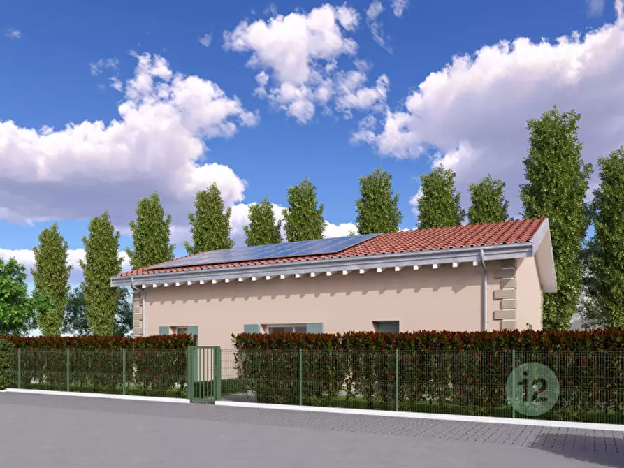 Immagine 2 di Casa indipendente in vendita  a Correggio