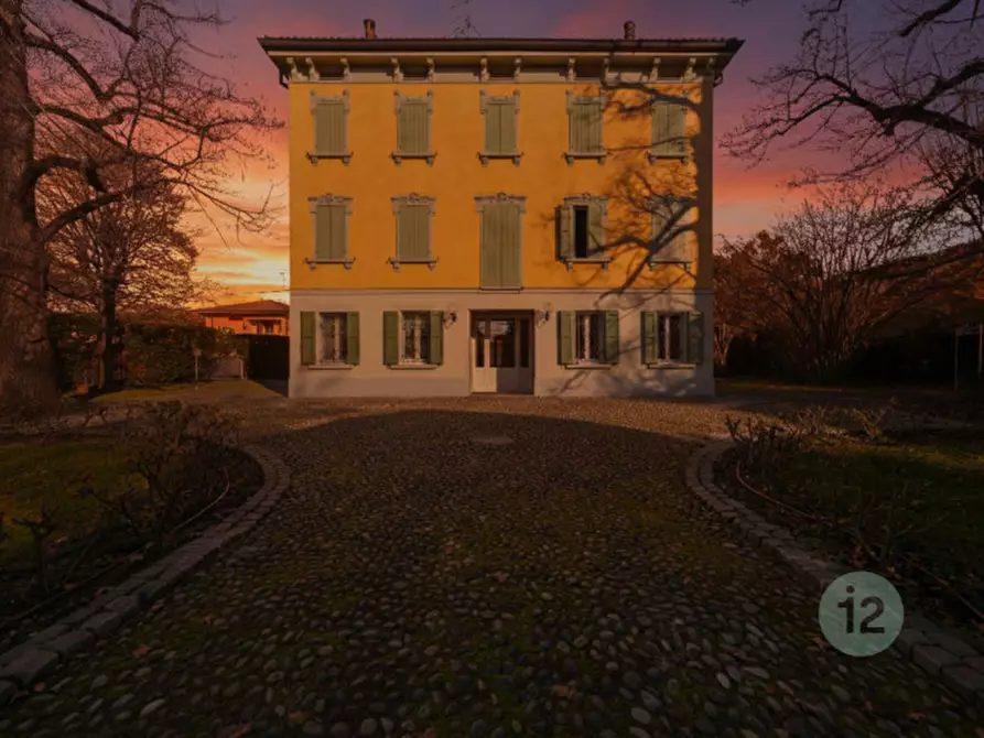 Immagine 2 di Villa in vendita  in Viale Vittorio Saltini a Correggio