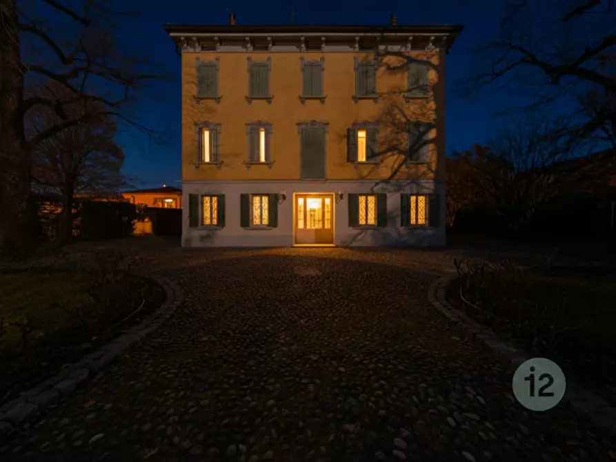Immagine 3 di Villa in vendita  in Viale Vittorio Saltini a Correggio