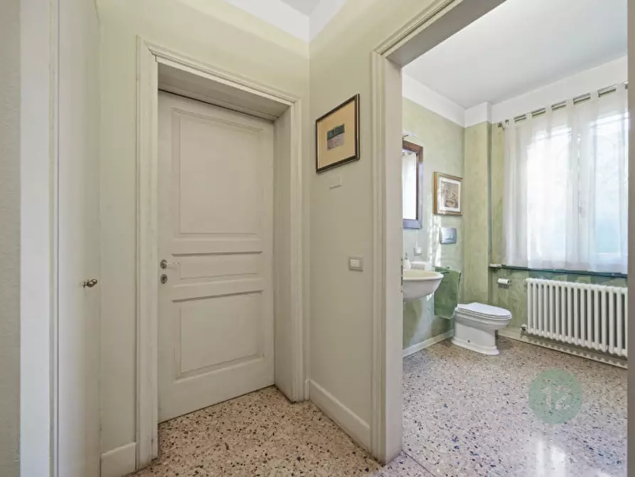 Immagine 14 di Villa in vendita  in Viale Vittorio Saltini a Correggio