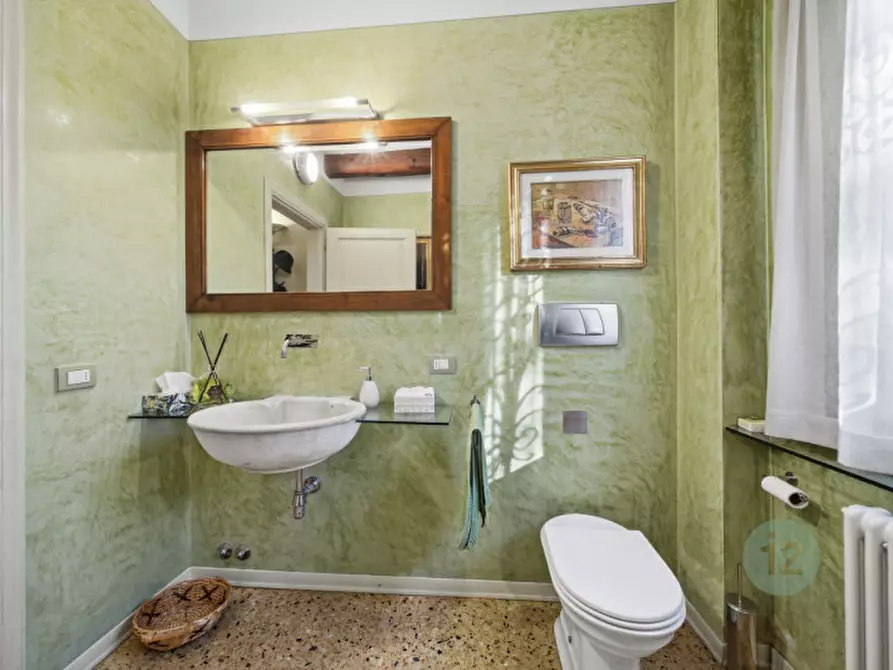 Immagine 16 di Villa in vendita  in Viale Vittorio Saltini a Correggio