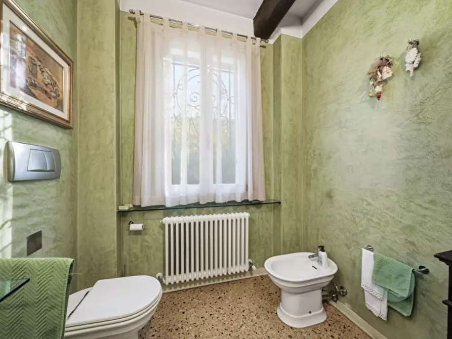 Immagine 17 di Villa in vendita  in Viale Vittorio Saltini a Correggio