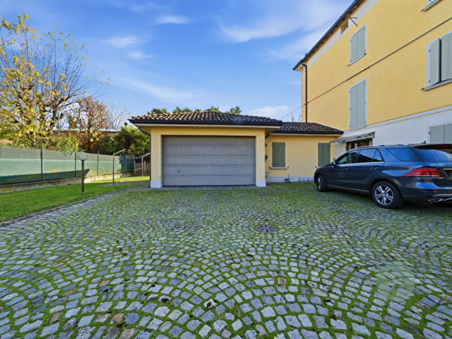 Immagine 38 di Villa in vendita  in Viale Vittorio Saltini a Correggio