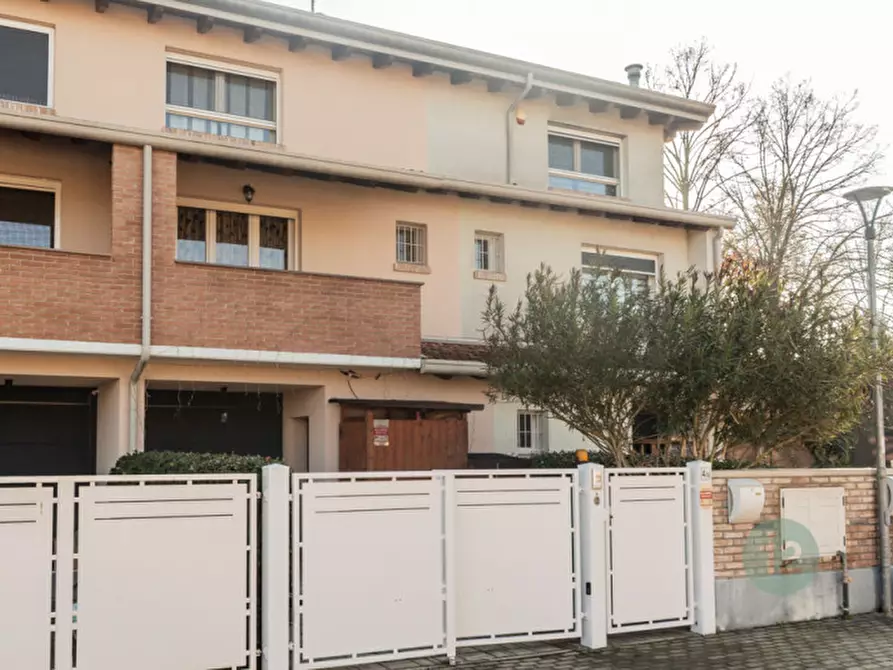 Immagine 3 di Villetta a schiera in vendita  in Via Antonio Saccani a Correggio