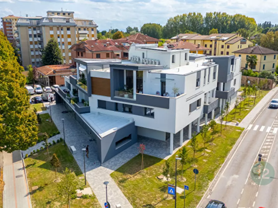 Immagine 52 di Appartamento in vendita  in Viale Cesare Battisti 1 a Correggio