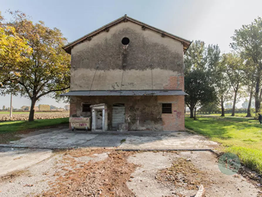 Immagine 5 di Rustico / casale in vendita  a Correggio