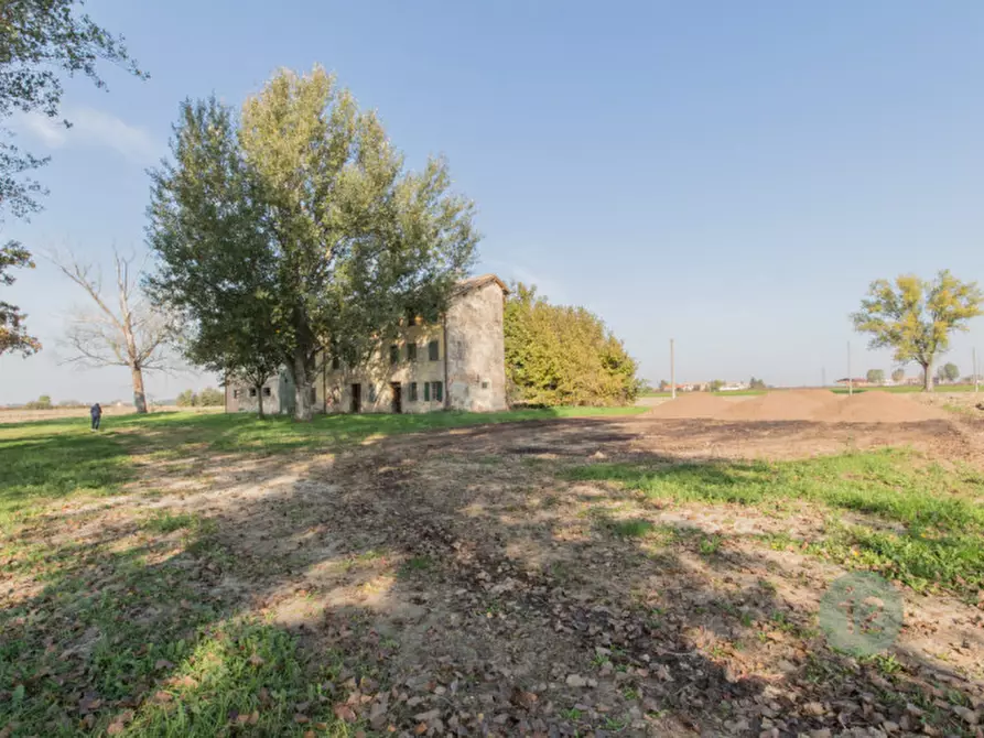 Immagine 11 di Rustico / casale in vendita  a Correggio