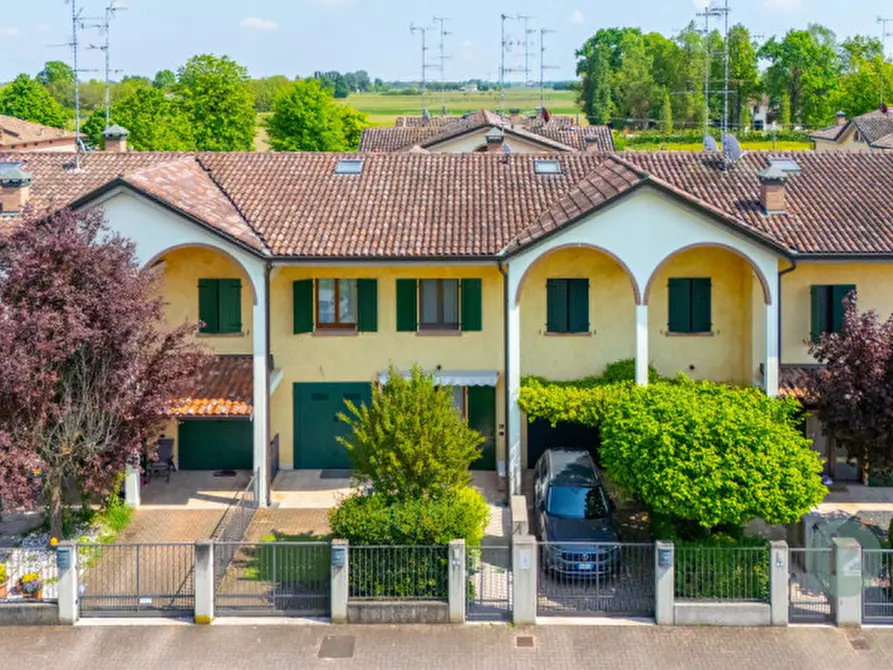 Immagine 32 di Villetta a schiera in vendita  in Via Nilde Iotti a Correggio