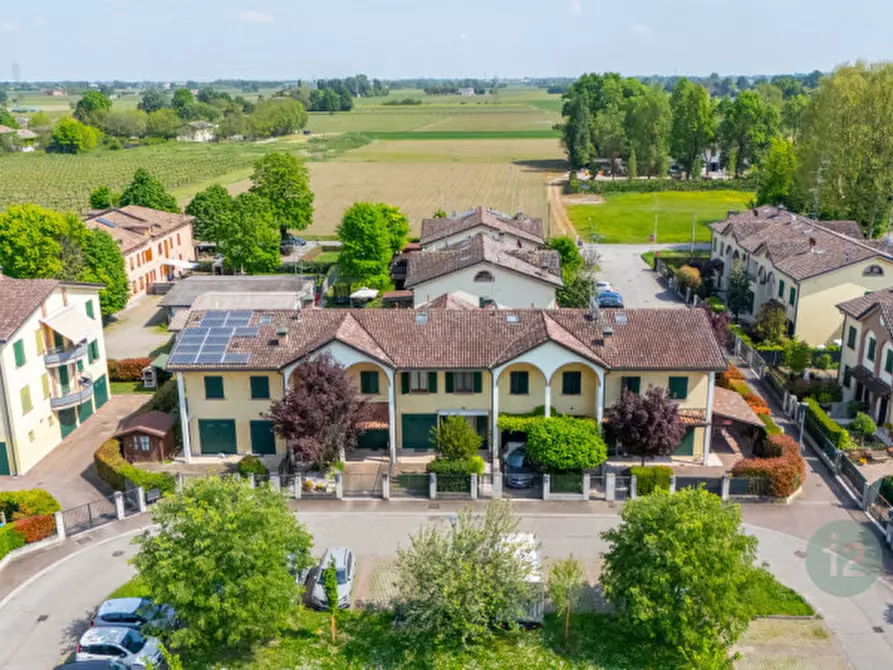 Immagine 33 di Villetta a schiera in vendita  in Via Nilde Iotti a Correggio