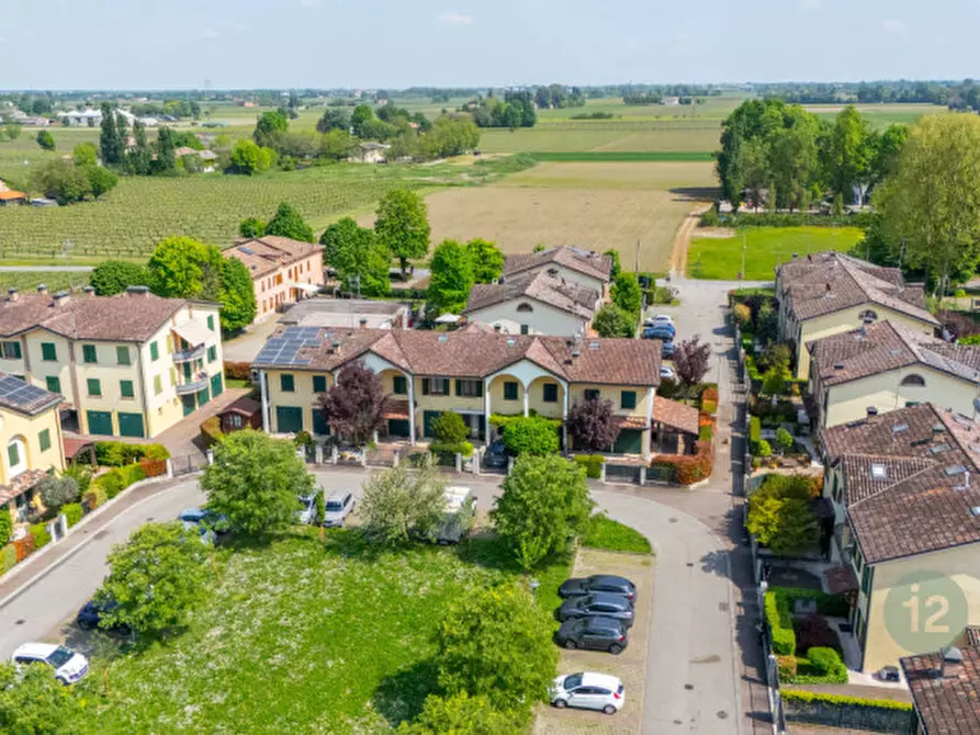 Immagine 37 di Villetta a schiera in vendita  in Via Nilde Iotti a Correggio