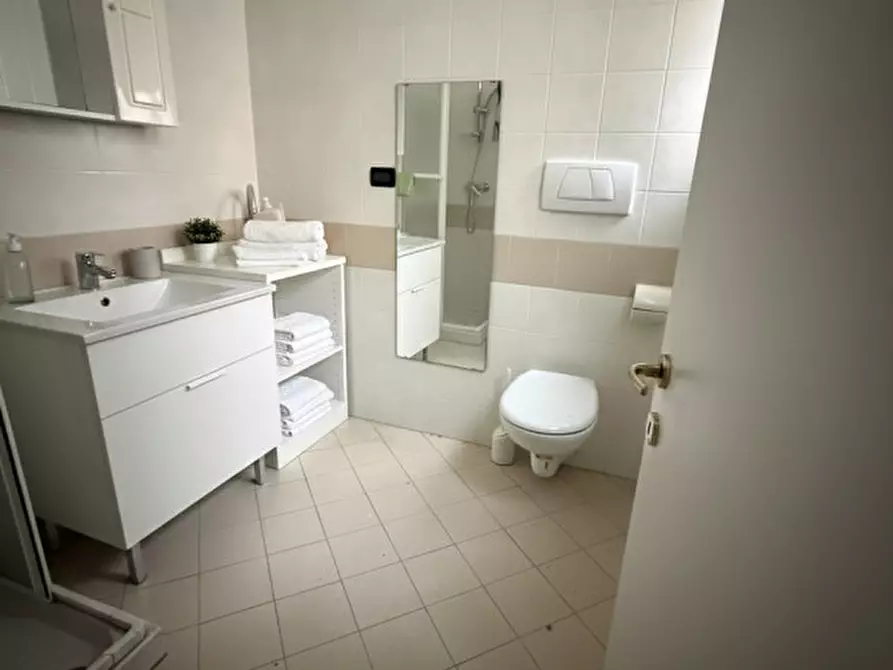 Immagine 3 di Negozio in vendita  a Trento