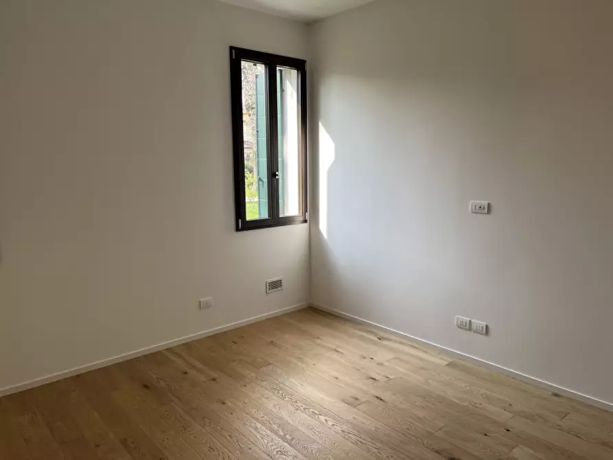 Immagine 3 di Appartamento in vendita  in zona centrale a Mirano