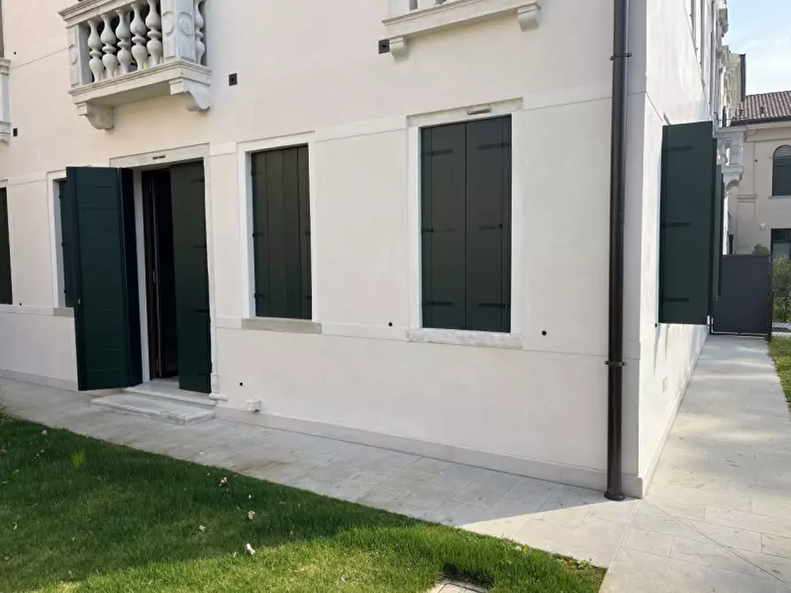 Immagine 6 di Appartamento in vendita  in zona centrale a Mirano