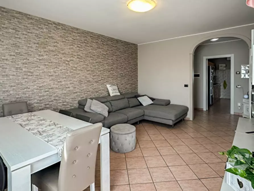 Immagine 4 di Appartamento in vendita  in via Montecarlo a Carpi