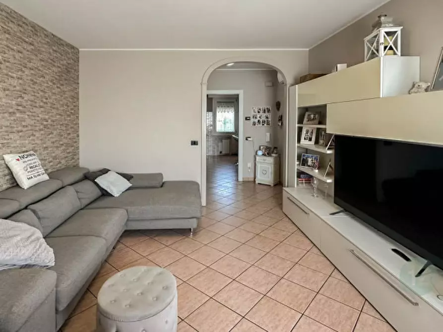 Immagine 6 di Appartamento in vendita  in via Montecarlo a Carpi
