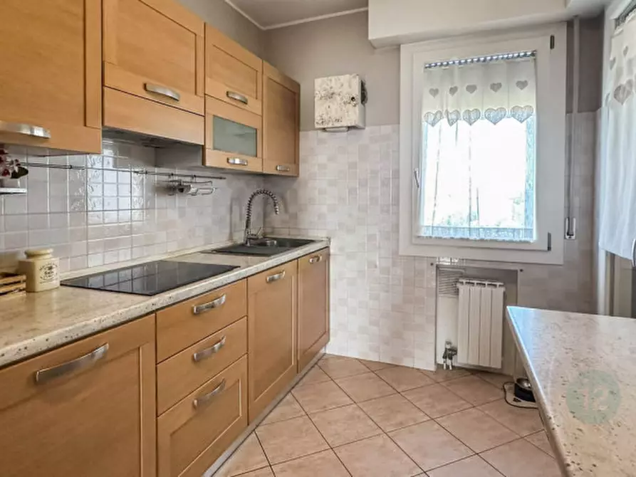 Immagine 10 di Appartamento in vendita  in via Montecarlo a Carpi