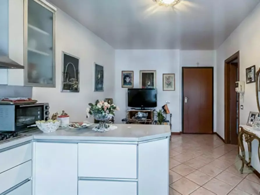 Immagine 2 di Appartamento in vendita  in via Cuneo a Carpi