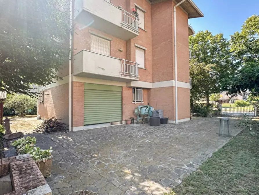 Immagine 15 di Casa bifamiliare in vendita  in Via Cuneo a Carpi