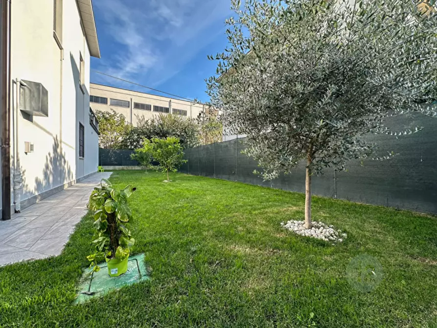 Immagine 12 di Villa in vendita  in Via Marco Polo Esterna a Carpi