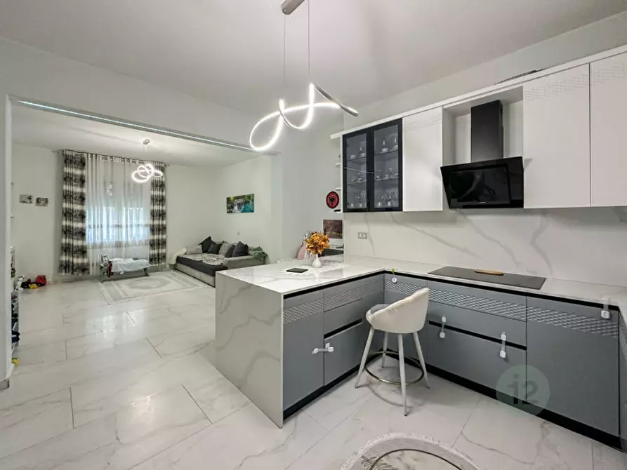 Immagine 20 di Villa in vendita  in Via Marco Polo Esterna a Carpi