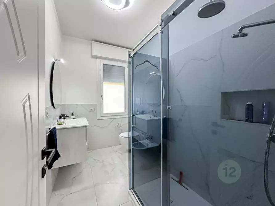 Immagine 24 di Villa in vendita  in Via Marco Polo Esterna a Carpi