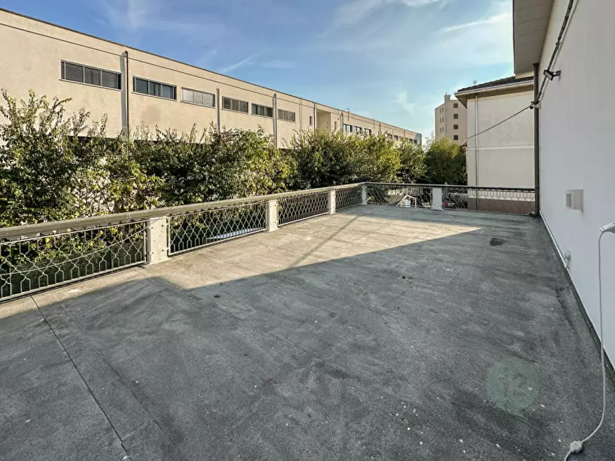 Immagine 25 di Villa in vendita  in Via Marco Polo Esterna a Carpi