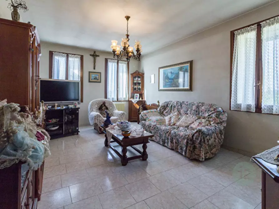 Immagine 2 di Casa indipendente in vendita  in Stradello Fortunata 5 a Carpi
