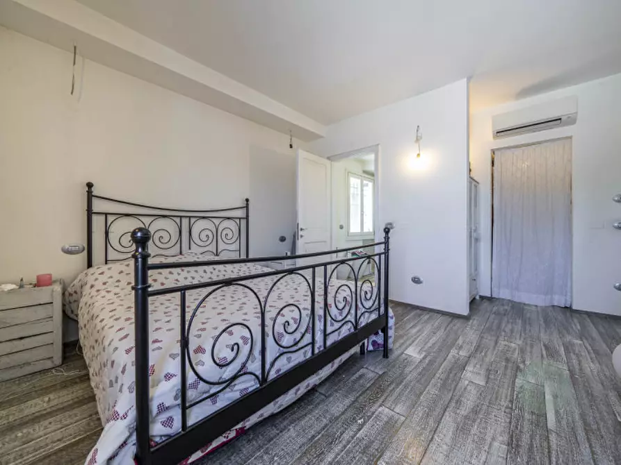 Immagine 10 di Villa in vendita  in via San Giacomo a Carpi