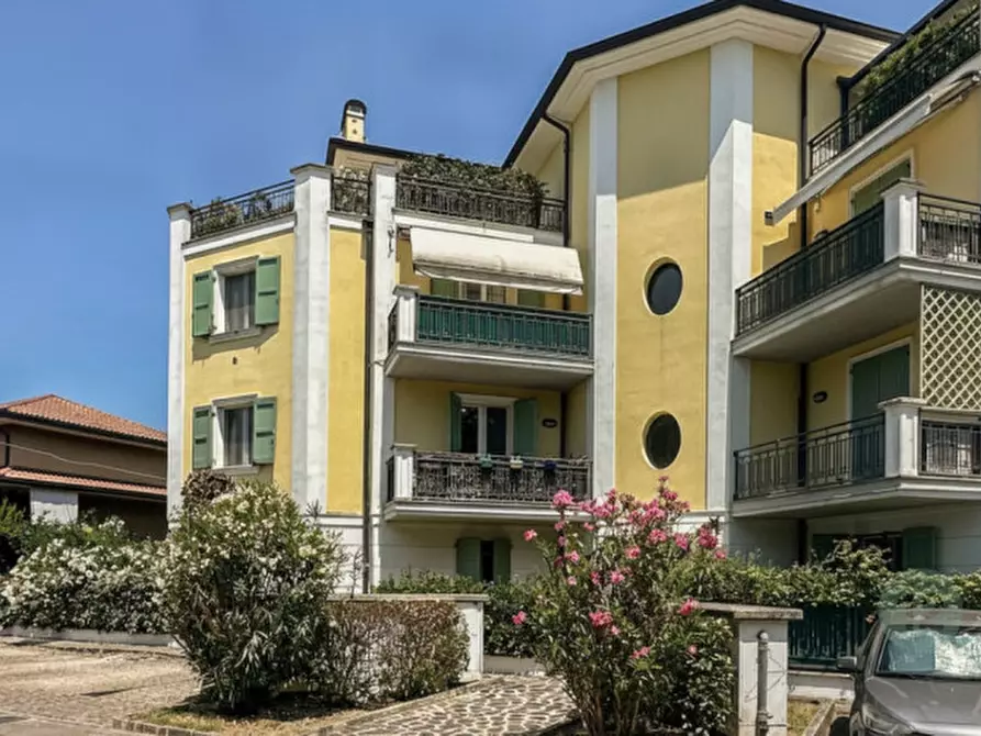 Immagine 31 di Appartamento in vendita  in Via dell'Uva 11 a Carpi