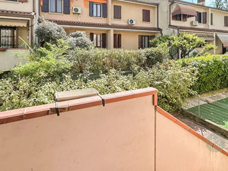 Immagine 24 di Villetta a schiera in vendita  in Via Francesco Tarquinio Superbi 8 a Carpi