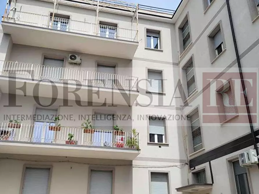 Immagine 1 di Appartamento in vendita  in Viale Medaglie d'Oro, 5 a Caserta