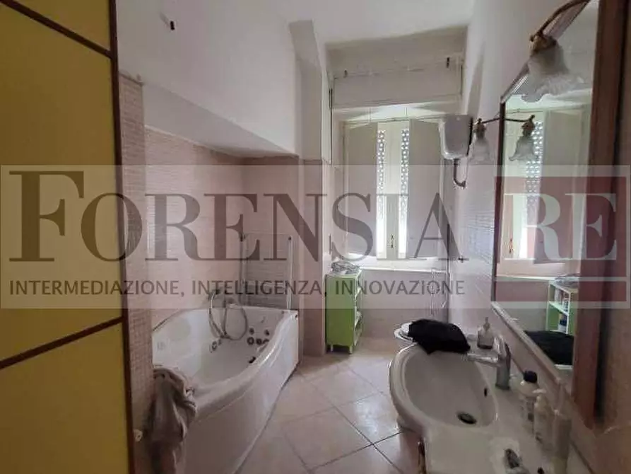 Immagine 12 di Appartamento in vendita  in Viale Medaglie d'Oro, 5 a Caserta