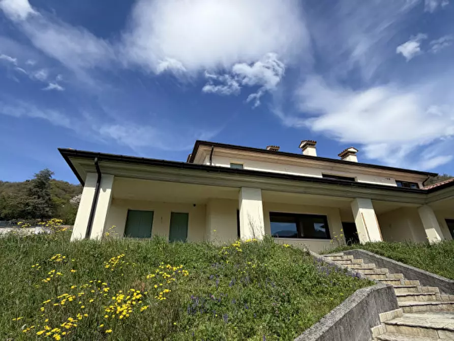 Immagine 1 di Casa bifamiliare in vendita  in Via degli Alpini a Tarzo