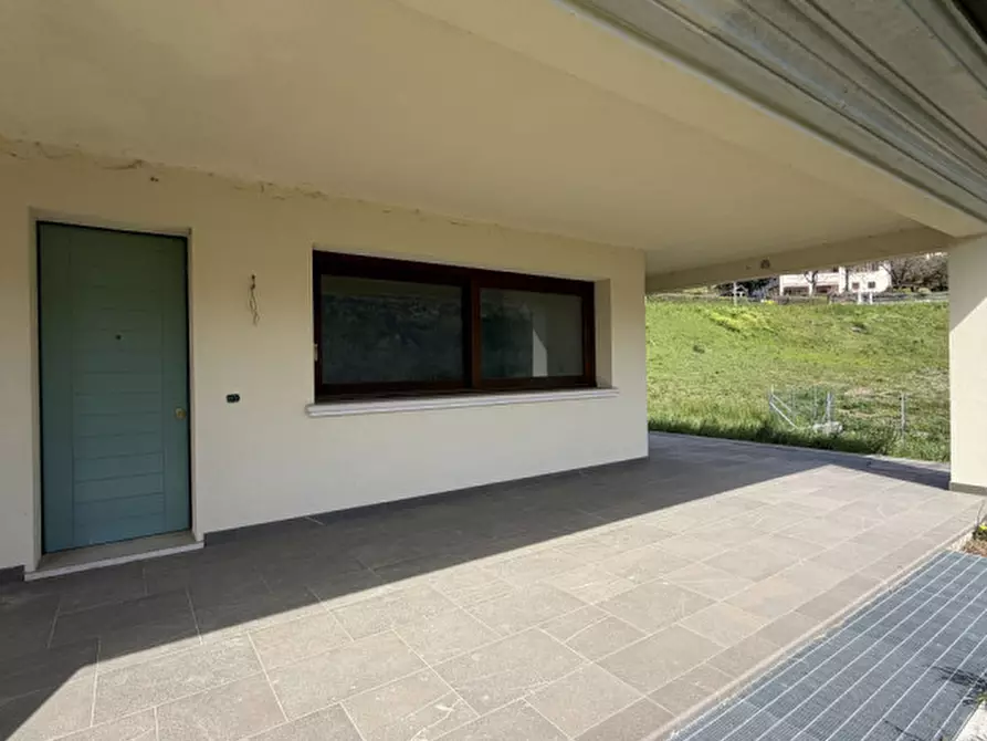 Immagine 2 di Casa bifamiliare in vendita  in Via degli Alpini a Tarzo