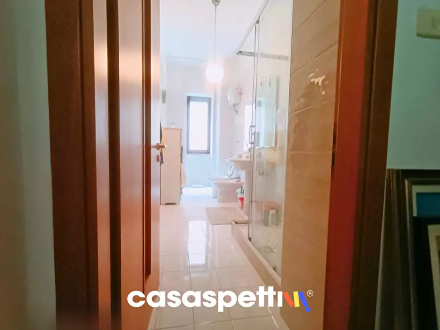 Immagine 31 di Appartamento in vendita  in Via Antonio Barone, 12 a Salerno
