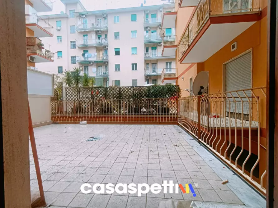 Immagine 34 di Appartamento in vendita  in Via Antonio Barone, 12 a Salerno