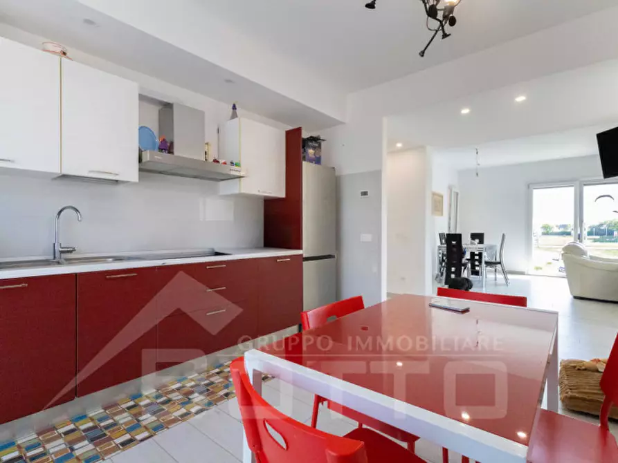 Immagine 9 di Casa bifamiliare in vendita  in Via Raffaello Sanzio 17 a Bellinzago Novarese