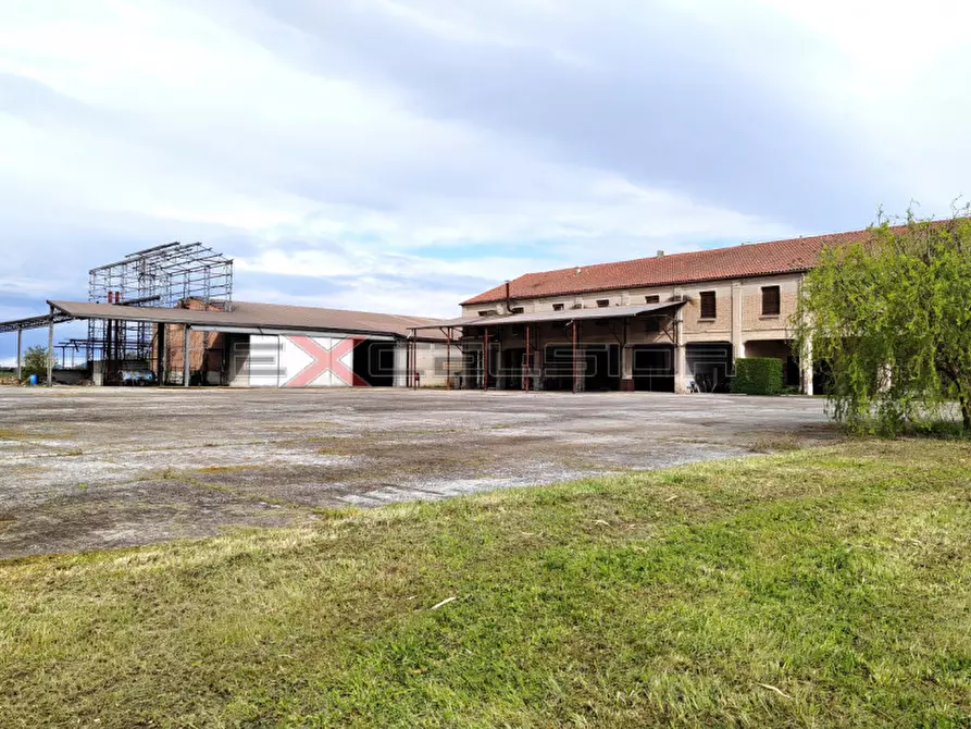 Immagine 2 di Capannone industriale in vendita  in Via G. Matteotti n.20 bis - Cavarzere (VE) a Cavarzere