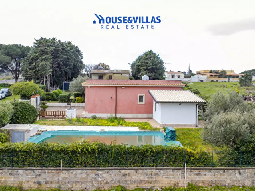 Immagine 1 di Villa in vendita  in contrada montagna a Avola