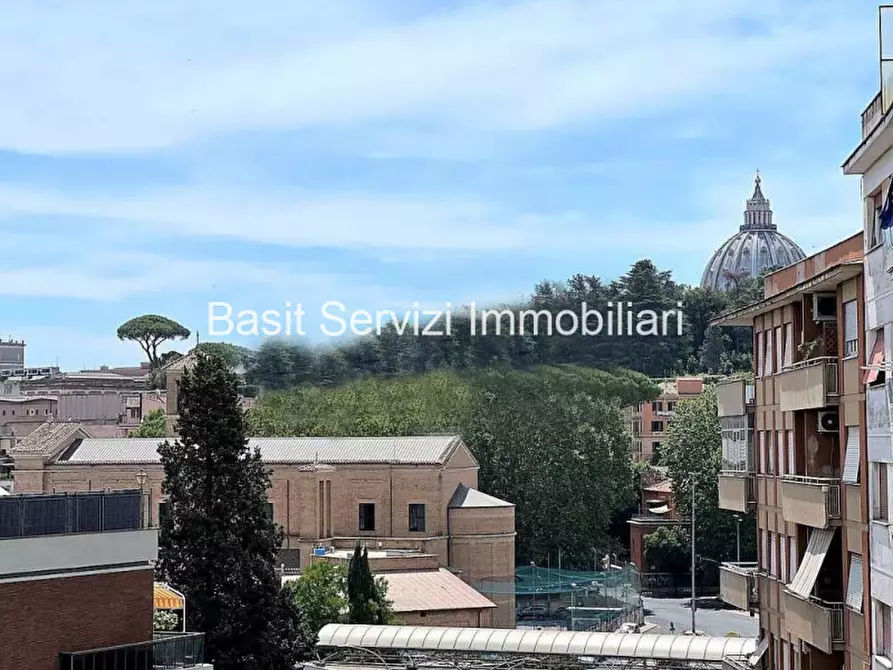 Immagine 4 di Appartamento in vendita  in Viale Vaticano a Roma