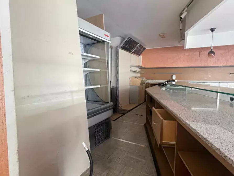 Immagine 9 di Negozio in affitto  in Viale delle Terme a Abano Terme