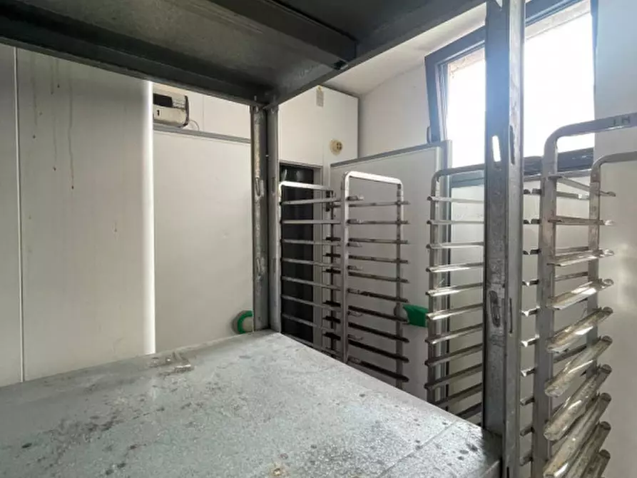 Immagine 14 di Negozio in affitto  in Viale delle Terme a Abano Terme